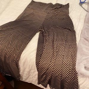 Wide legs Capri pants